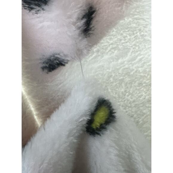 Hello Kitty Christmas Plush Throw 2025- Festive Holiday Blanket 50x70 New - Picture 4 of 8